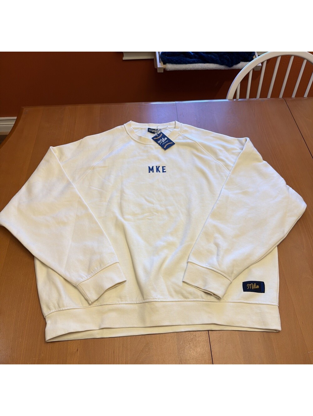 Milwaukee Beer Makers 414 White Midwest Embroidered Crewneck NWT Size Large